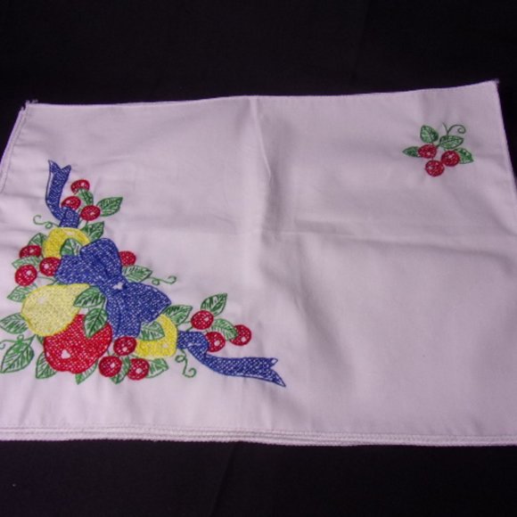 Embroidered Placemats New Set of 4 Fruit Embroidered Placemats Country Farmhouse - Picture 7 of 8